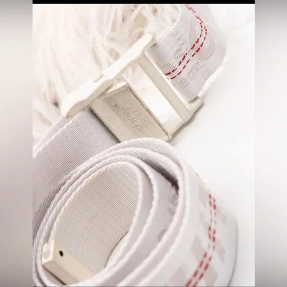 ✨✨✨HOST PICK✨✨✨ OFF-WHITE Leather & Ostrich Feathers Bum Bag Large Pre-Owned - Picture 7 of 12